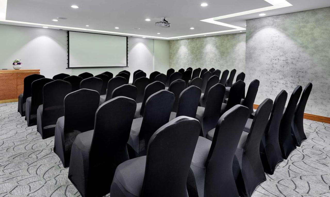 Hilton Garden Inn Society Business Park Lusaka Exterior photo