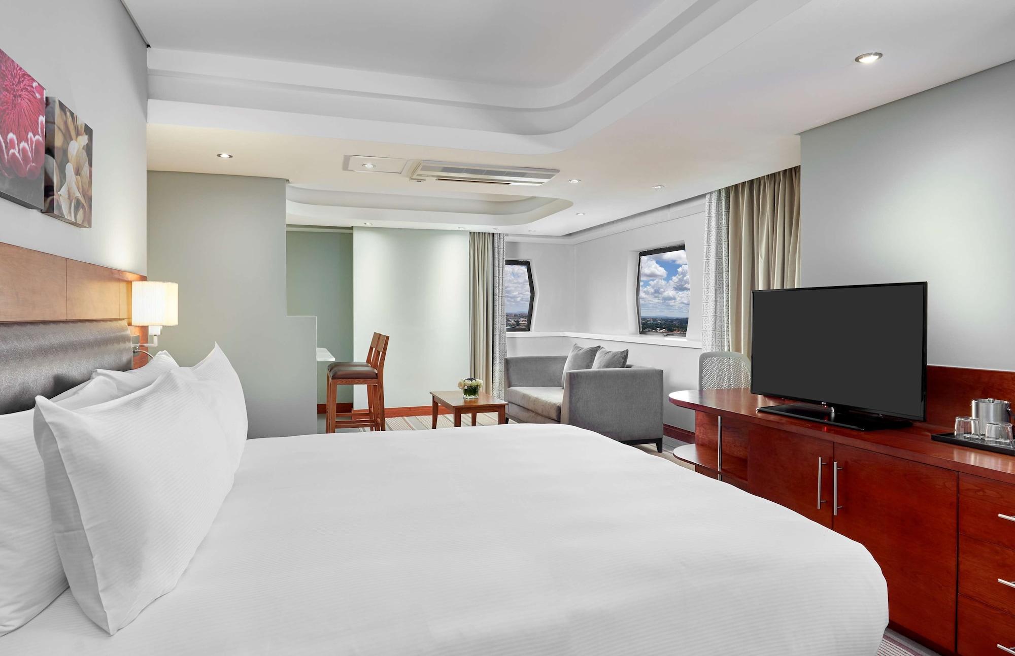 Hilton Garden Inn Society Business Park Lusaka Exterior photo