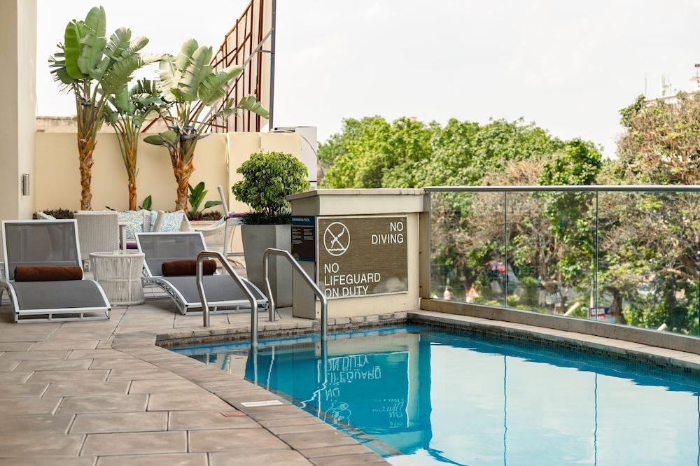 Hilton Garden Inn Society Business Park Lusaka Exterior photo